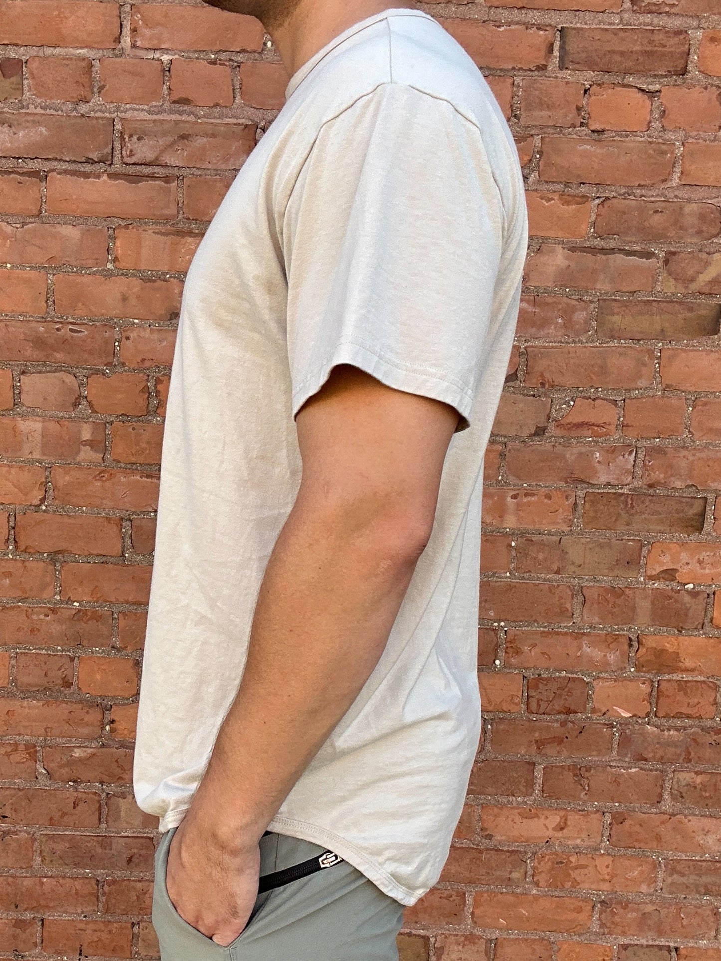 Men's Essential Round Neck Tee